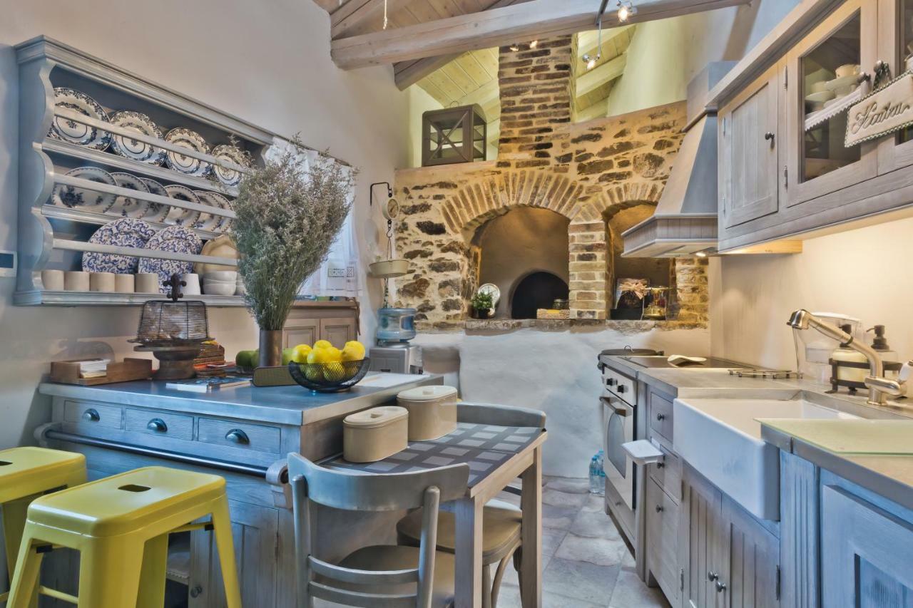 Casa Metropolis Villa Apérion Екстериор снимка
